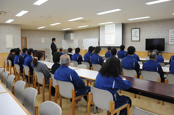 社内での勉強会風景